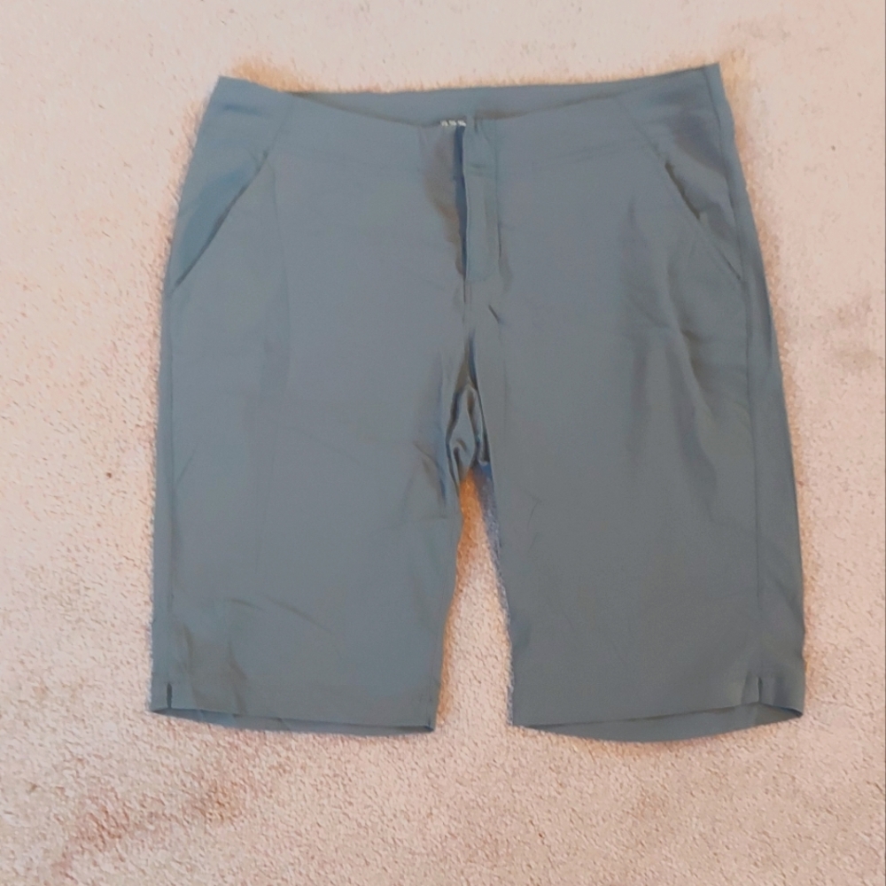 Columbia Shorts sz 8/11 NWOT
